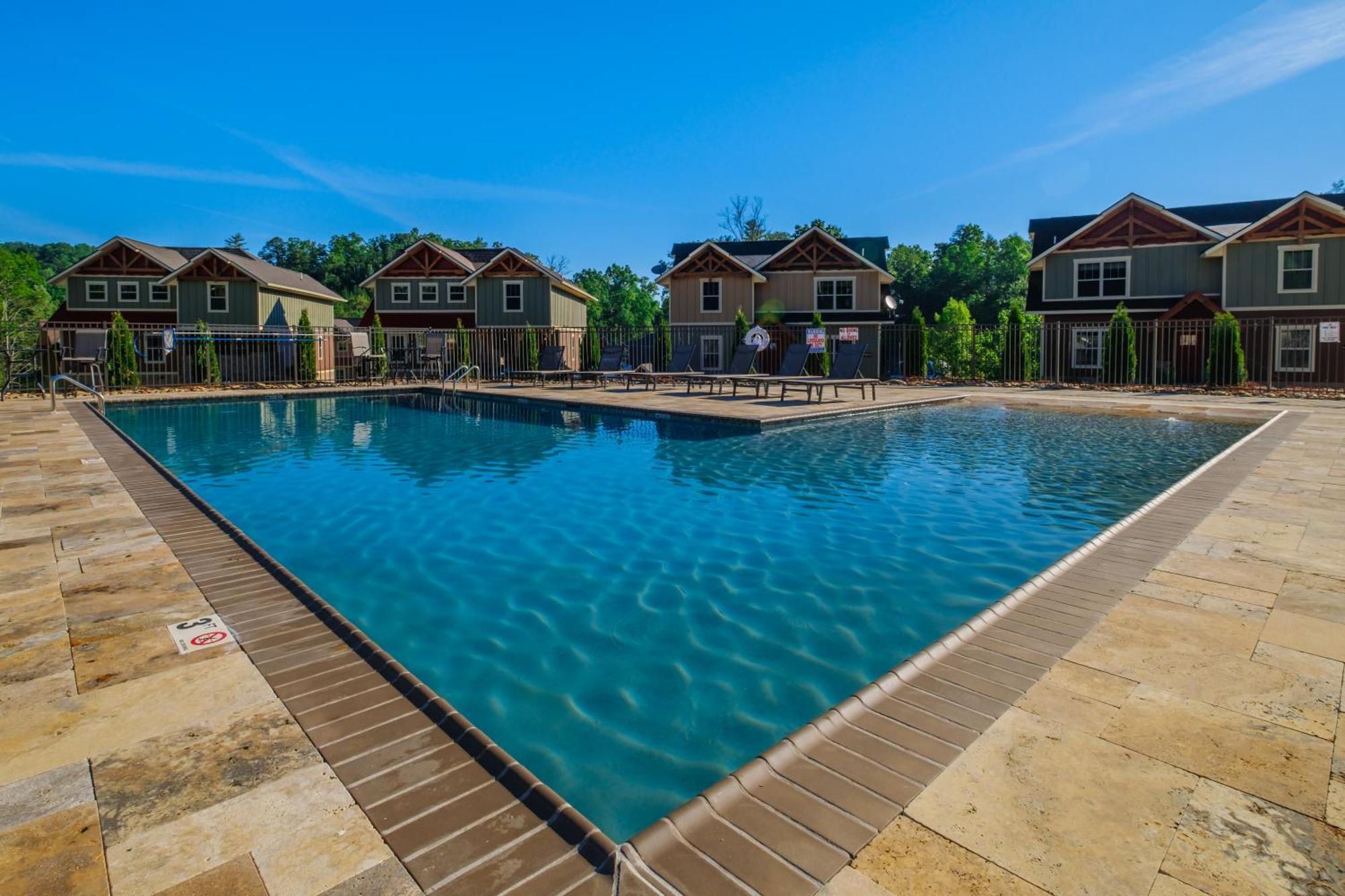 גטלינבורג Splash Mountain Lodge By Eden Crest מראה חיצוני תמונה