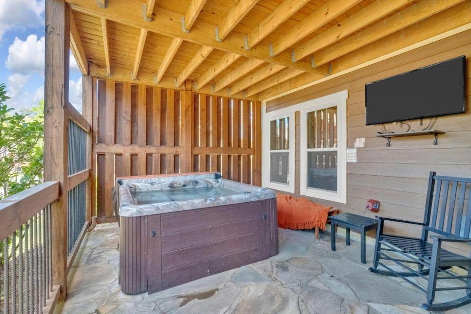 גטלינבורג Splash Mountain Lodge By Eden Crest מראה חיצוני תמונה