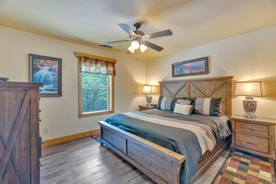 גטלינבורג Splash Mountain Lodge By Eden Crest מראה חיצוני תמונה
